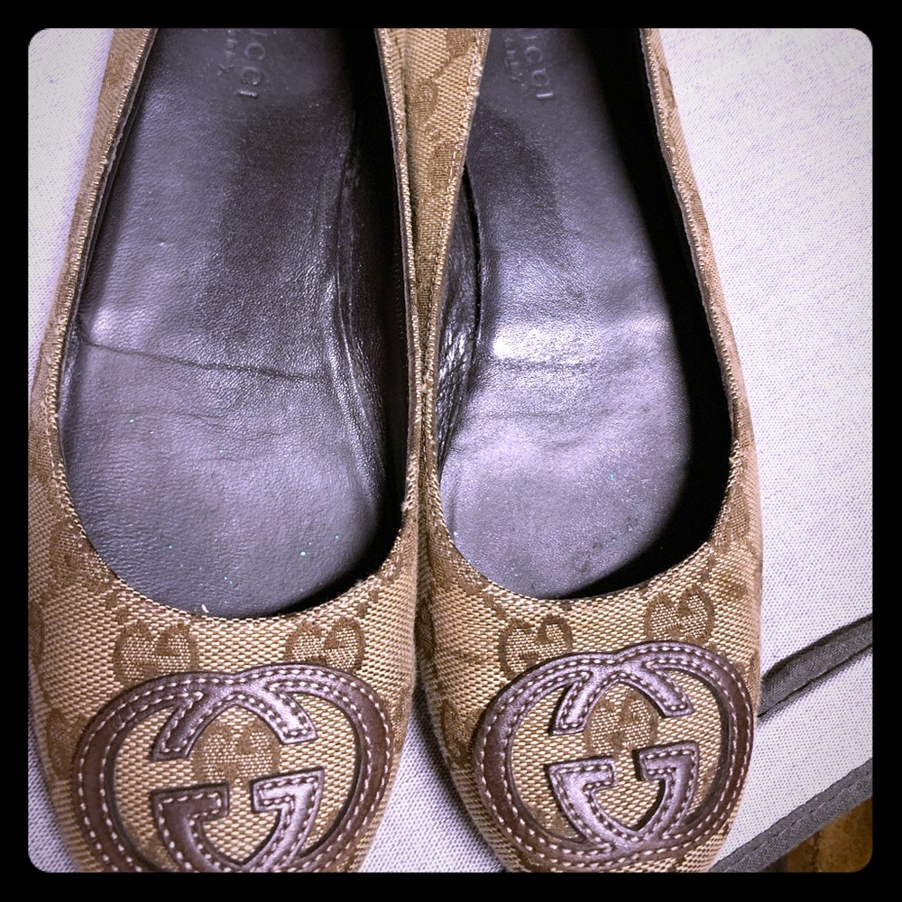 Autheic Gucci flats
